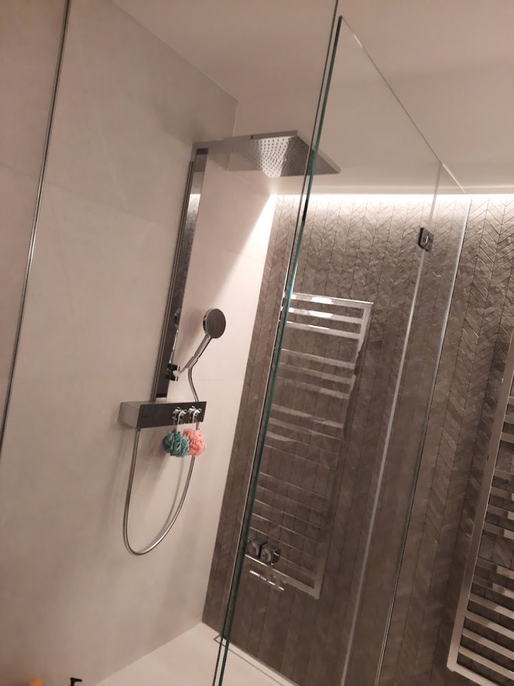 Paroi de douche et colonne – EDILSYSTEM