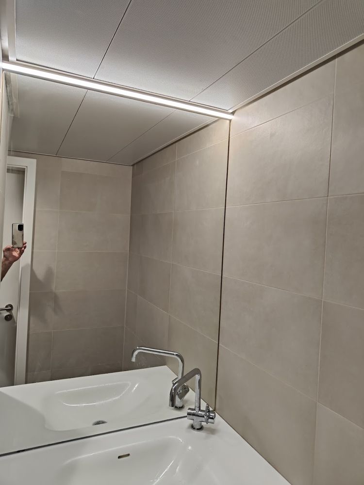Miroir avec bandeau LED – EDILSYSTEM